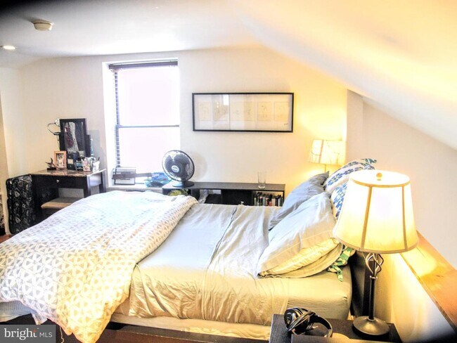 1745 South St-Unit -UNIT 3 in Philadelphia, PA - Building Photo - Building Photo
