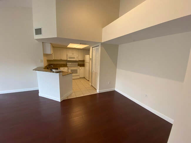 1100 Crestwood Ct S in Royal Palm Beach, FL - Building Photo - Building Photo