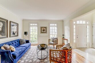 704 Longleaf Dr NE in Atlanta, GA - Building Photo - Building Photo