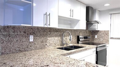 5903 W 28th Ave in Hialeah, FL - Building Photo - Building Photo