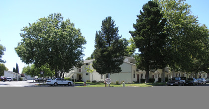 Parkview Apartments in Sacramento, CA - Building Photo - Building Photo