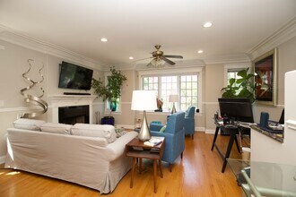 3721 N Clifton Ave in Chicago, IL - Building Photo - Building Photo