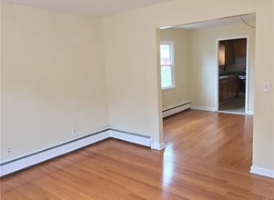 70 Lorraine St in Bridgeport, CT - Building Photo - Building Photo