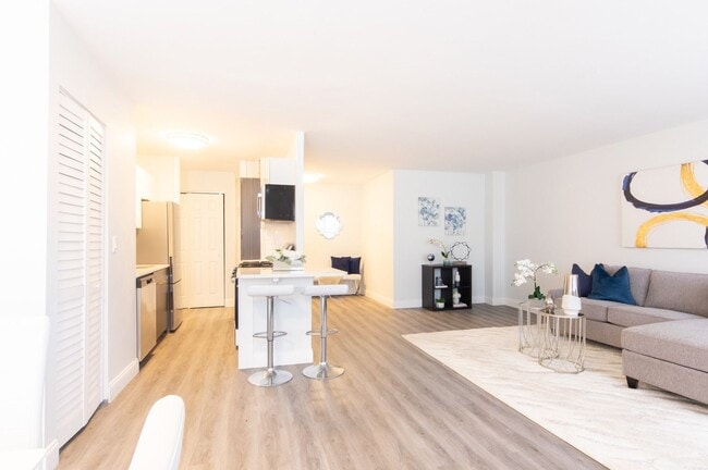 Westminster Towers Apartments in Elizabeth, NJ - Building Photo - Building Photo