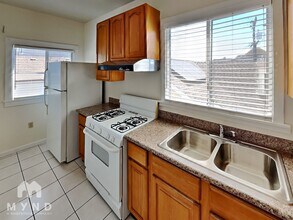 1146 E 15th St in Oakland, CA - Building Photo - Building Photo