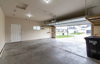 2541 66th Ave S in Fargo, ND - Foto de edificio - Building Photo