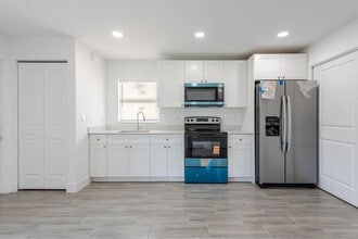 3246 Jefferson St in Stuart, FL - Building Photo - Building Photo