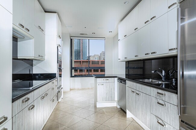 700 Front St, Unit 805 in San Diego, CA - Foto de edificio - Building Photo