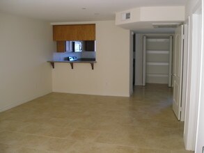 14116 Burbank Blvd, Unit 104 in Los Angeles, CA - Building Photo - Building Photo