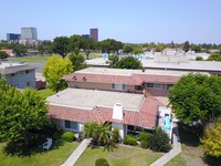 421 Nobel Ave in Santa Ana, CA - Foto de edificio - Building Photo