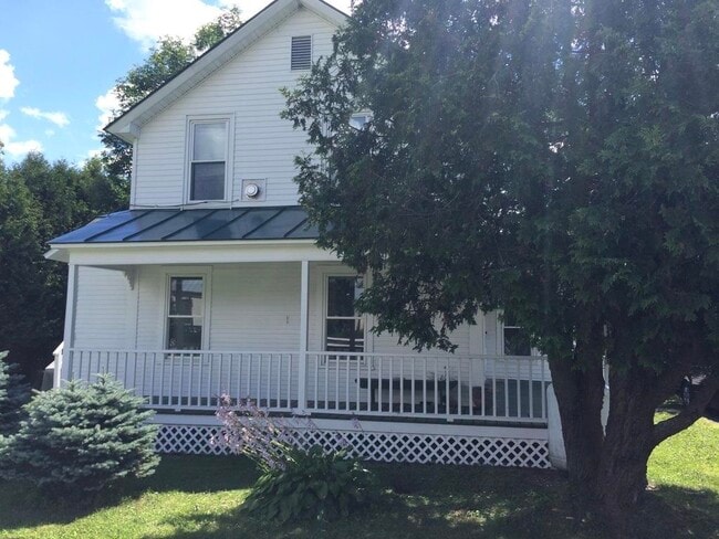 property at 1711 W Woodstock Rd