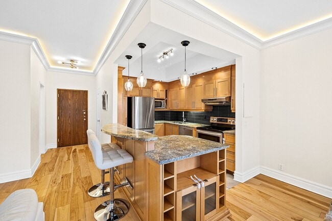 3455 Rue Drummond in Montréal, QC - Building Photo - Building Photo