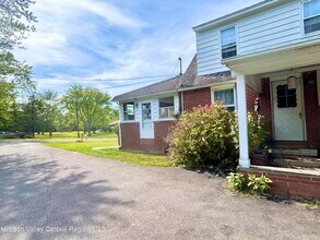 11 Julia Ave in New Paltz, NY - Building Photo - Building Photo