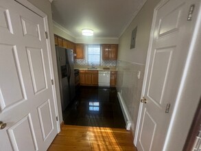 217427-217438 38th Ave in Queens, NY - Foto de edificio - Building Photo