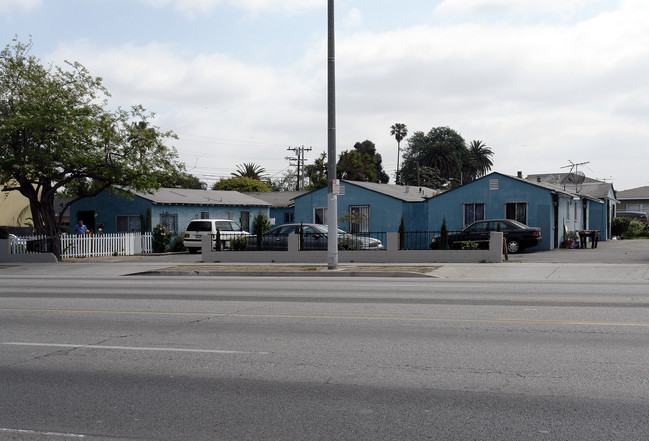 10902 S Prairie Ave in Inglewood, CA - Building Photo - Building Photo