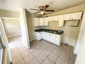 206 W Idlewild Ave in Eustis, FL - Building Photo - Building Photo