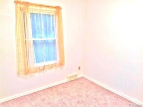 9906 Shadyside St in Livonia, MI - Building Photo - Building Photo