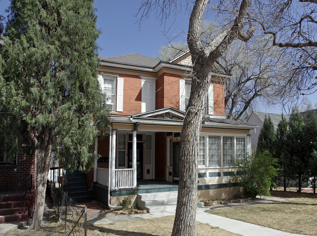 2112 N Grand Ave in Pueblo, CO - Foto de edificio - Building Photo