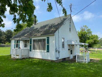 2405 Harmon St NE in Canton, OH - Building Photo