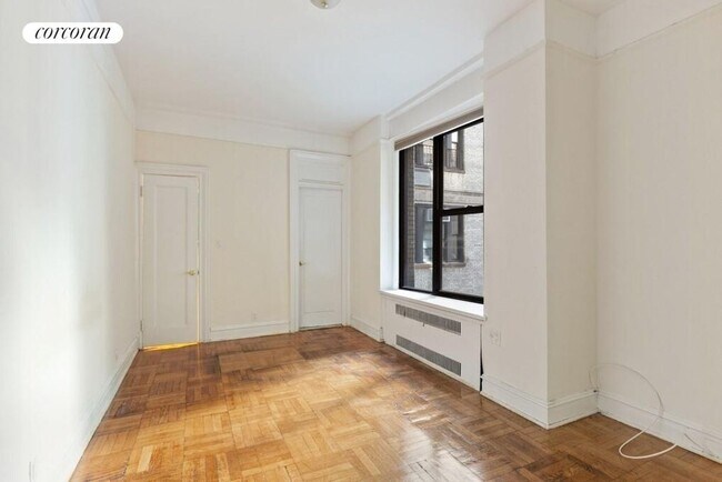 525 W End Ave in New York, NY - Foto de edificio - Building Photo