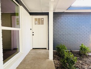 3726 Heatherbrook Dr in Houston, TX - Building Photo - Building Photo