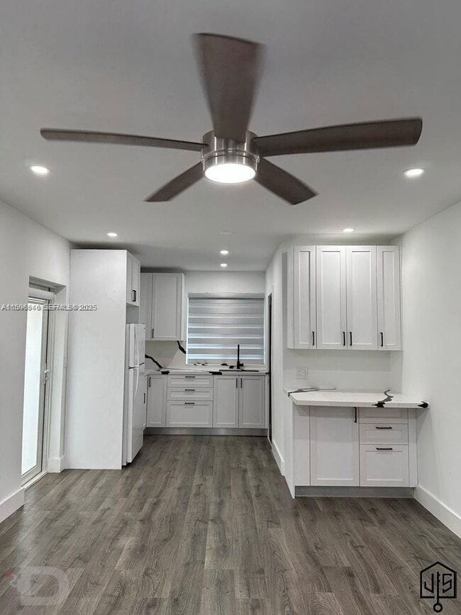 2100 SW 100th Ave in Miami, FL - Building Photo - Building Photo