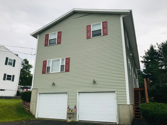 property at 2614 Magnolia St