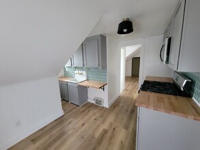 1276 W 89th St, Unit 1274 w 89th st floor 3 in Cleveland, OH - Building Photo - Building Photo