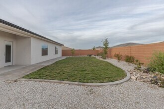 1802 E Yant Flt Dr in Saint George, UT - Building Photo - Building Photo