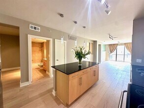 4333 Gilbert Ave in Dallas, TX - Foto de edificio - Building Photo