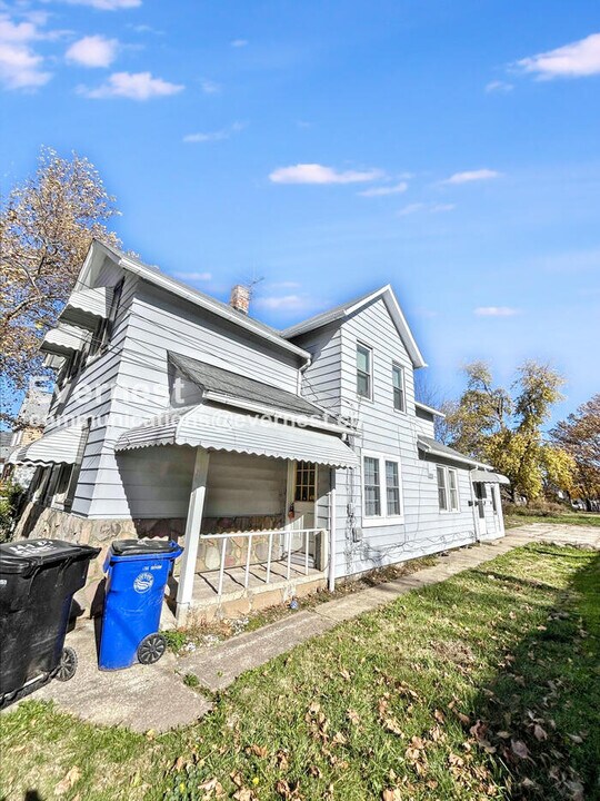 3295 W 46th St in Cleveland, OH - Building Photo