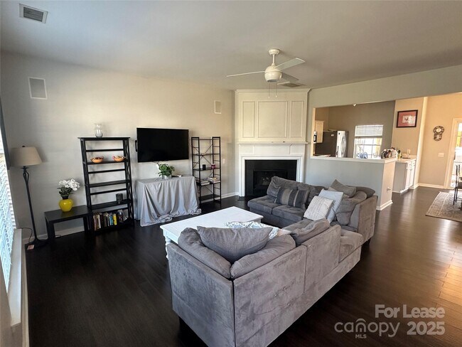 3213 Mannington Dr in Charlotte, NC - Building Photo - Building Photo