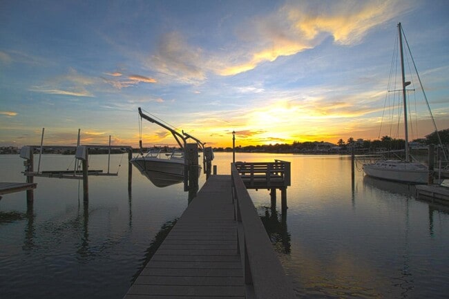517 20th Ave in Indian Rocks Beach, FL - Building Photo - Building Photo