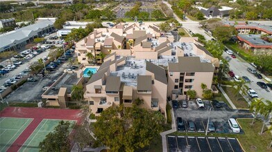 10500 SW 108th Ave in Miami, FL - Building Photo - Building Photo