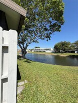 873 Crystal Lake Dr in Deerfield Beach, FL - Building Photo