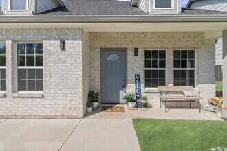 5506 Cold Water Trail in Granbury, TX - Building Photo - Building Photo