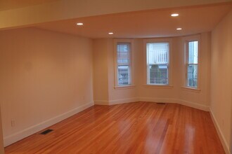 17 Beechwood Ave, Unit 1 in Watertown, MA - Foto de edificio - Building Photo