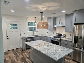 22375 Highway 36 in Abita Springs, LA - Building Photo - Building Photo