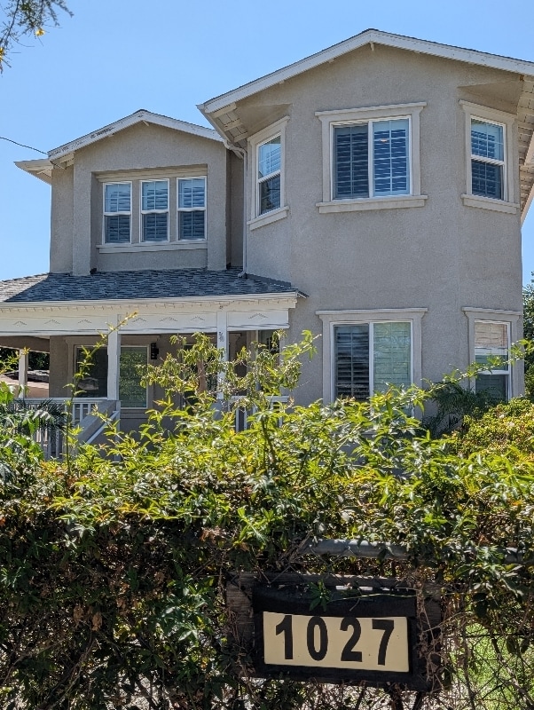 property at 1027 6th St