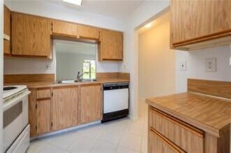 719 Gardens Dr, Unit 101 in Pompano Beach, FL - Foto de edificio - Building Photo