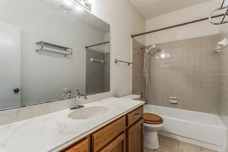 809 Waverly Dr in Arlington, TX - Building Photo - Building Photo