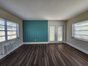 5614 Gulfport Blvd S in Gulfport, FL - Building Photo - Building Photo