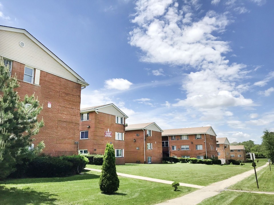 450-480 W 16th St in Chicago Heights, IL - Building Photo