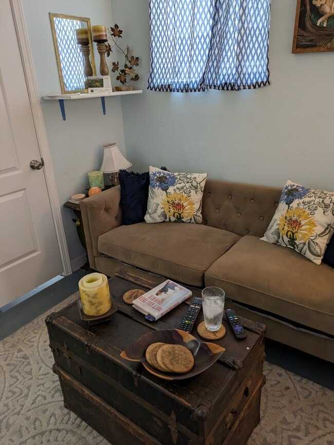 5041 Genesee Ave in San Diego, CA - Building Photo - Building Photo