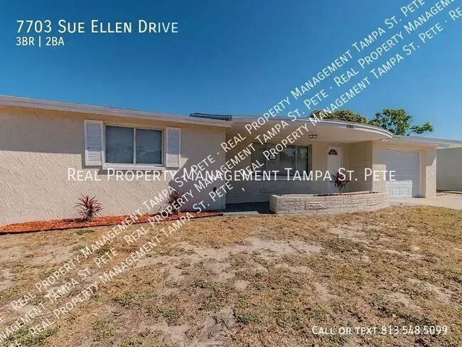 7703 Sue Ellen Dr in Port Richey, FL - Building Photo - Building Photo