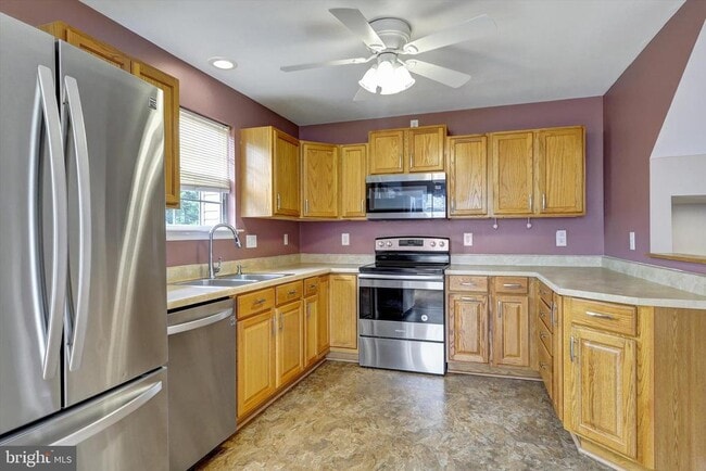 property at 195 Langdon Farm Cir