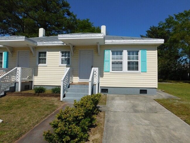 712 N B St in Bridgeton, NC - Building Photo - Building Photo