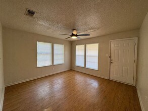 1810 N Gray St in Killeen, TX - Building Photo - Building Photo