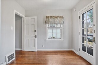 2292 S Overlook Rd in Cleveland Heights, OH - Building Photo - Building Photo