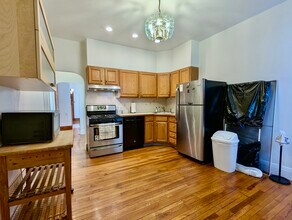 21 Westbourne Ter, Unit 3 in Brookline, MA - Foto de edificio - Building Photo